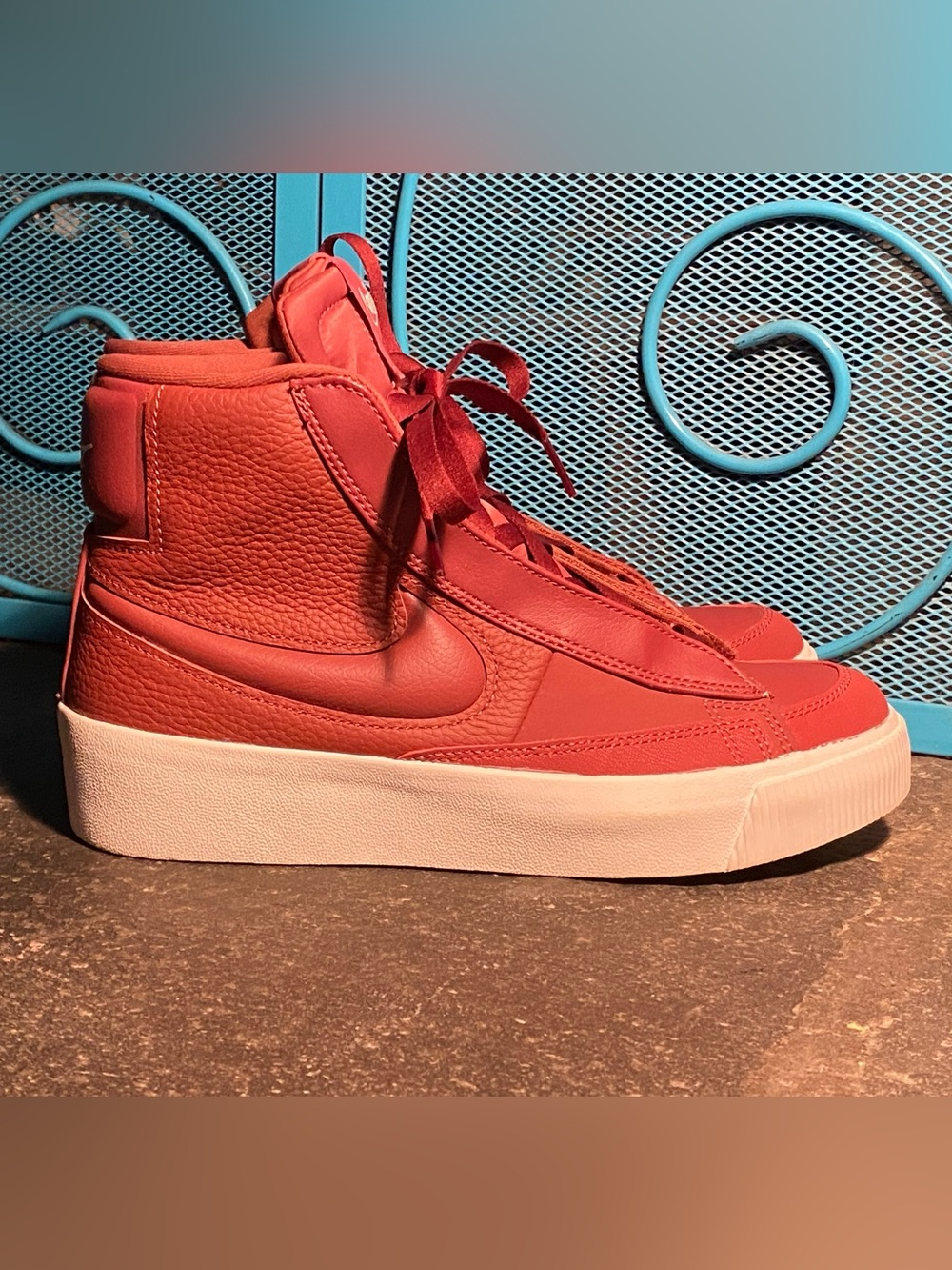 Adorable NWOT NIKE UK high top sneakers,terracotta leather,thick white sole, 8